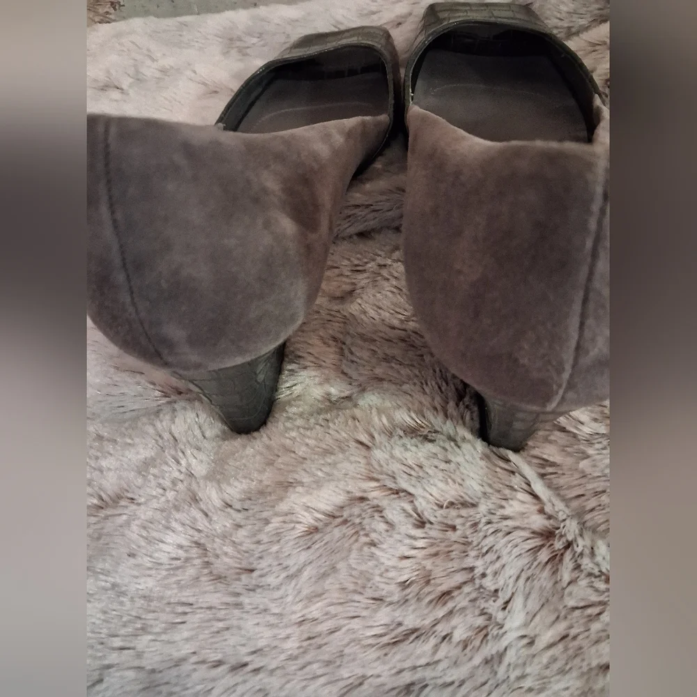 Tahari Gray Suede Peep Toe Shoes